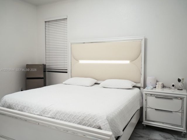 [PHOTO]