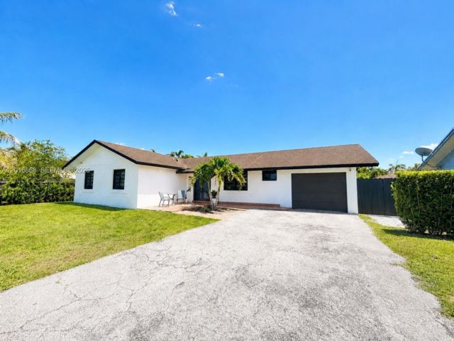  4 BR,  2.00 BTH &nbsp; style home in Homestead