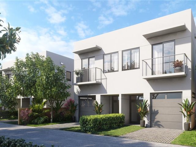  3 BR,  2.50 BTH &nbsp;Townhouse style home in Miami