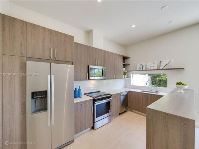  3 BR,  2.50 BTH &nbsp; style home in Coral Gables