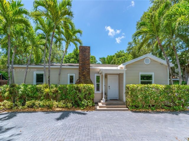  4 BR,  3.00 BTH &nbsp; style home in Miami