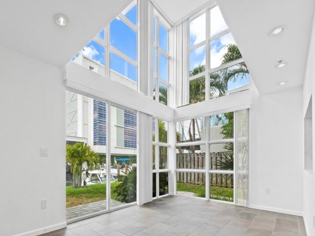  2 BR,  2.00 BTH &nbsp; style home in Fort Lauderdale