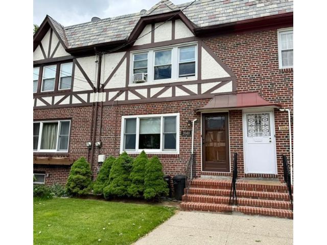  3 BR,  1.00 BTH &nbsp;Single family style home in Sheepshead Bay