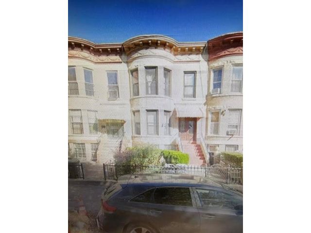 Studio,  0.00 BTH &nbsp;Multi-family style home in Bay Ridge