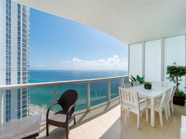  3 BR,  3.00 BTH &nbsp; style home in Sunny Isles Beach