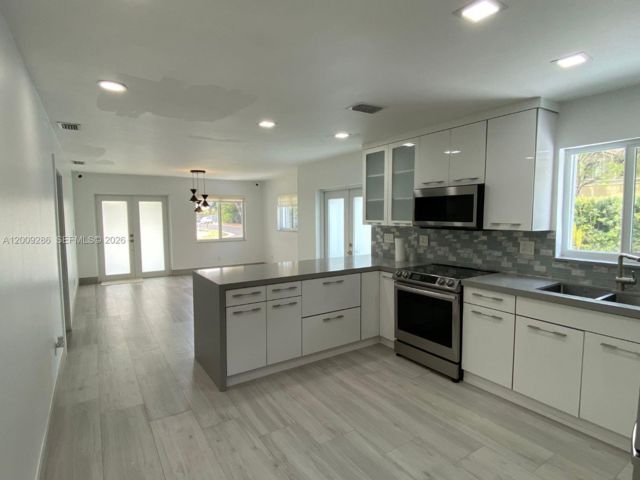 3 BR,  2.00 BTH &nbsp; style home in Miami
