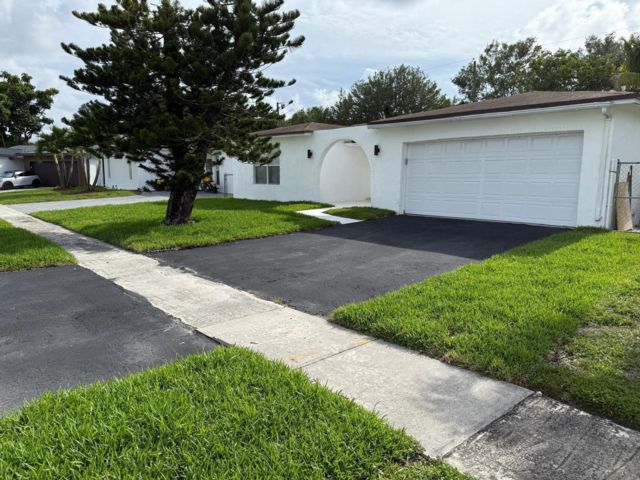  4 BR,  2.00 BTH &nbsp; style home in Sunrise