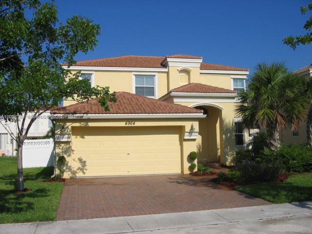  4 BR,  3.00 BTH &nbsp; style home in Miramar
