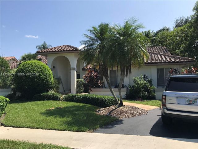  4 BR,  3.50 BTH &nbsp; style home in Plantation