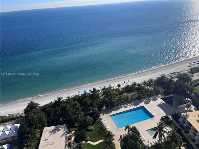  3 BR,  2.00 BTH &nbsp; style home in Key Biscayne