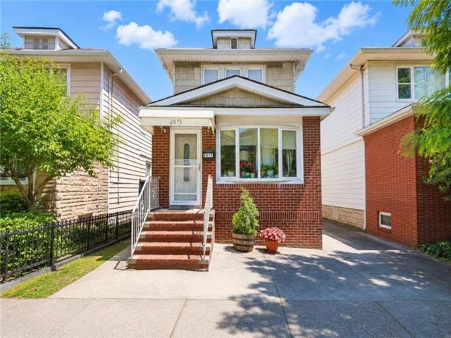  3 BR,  2.00 BTH &nbsp;Single family style home in Sheepshead Bay