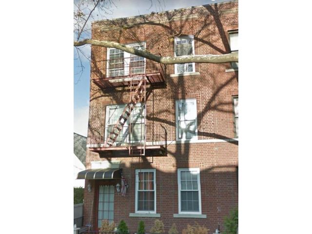 16 BR,  8.00 BTH &nbsp;Multi-family style home in Bay Ridge