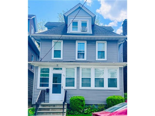  4 BR,  2.00 BTH &nbsp;Single family style home in New Rochelle