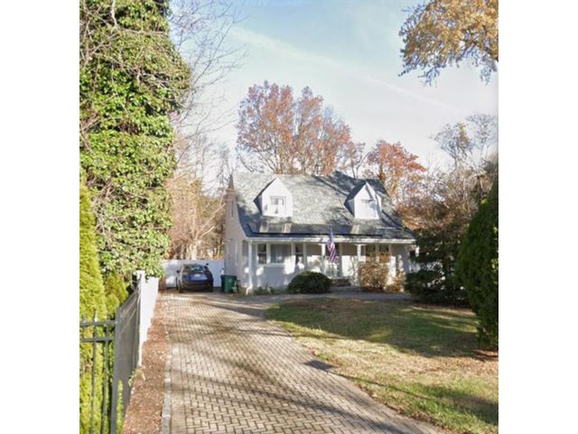  4 BR,  3.00 BTH &nbsp;Single family style home in Richmondtown