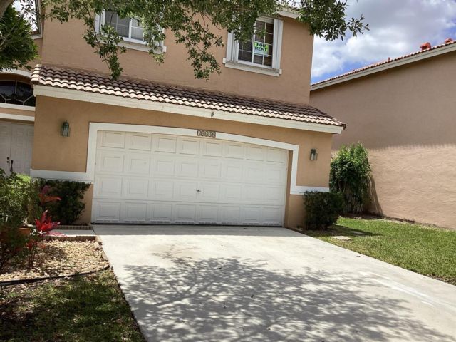  4 BR,  2.50 BTH &nbsp;European style home in Pembroke Pines