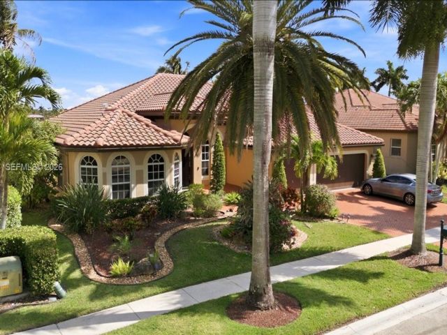  5 BR,  3.50 BTH &nbsp;European style home in Miramar