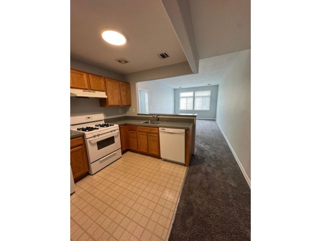 [Arverne Real Estate, listing number 3340258]