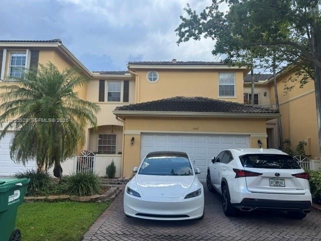  3 BR,  2.50 BTH &nbsp;Townhouse style home in Medley