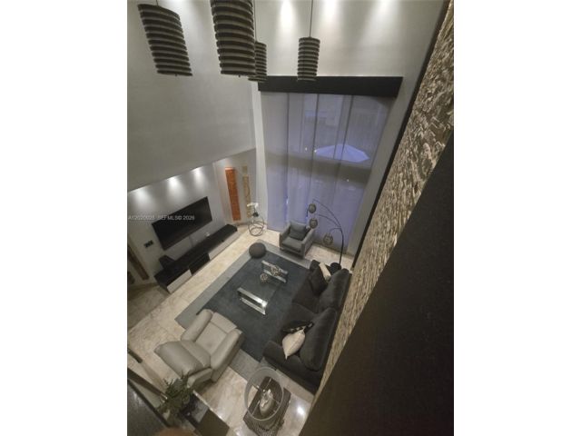 [PHOTO]