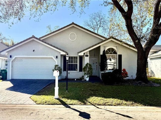  3 BR,  2.00 BTH &nbsp; style home in Coral Springs
