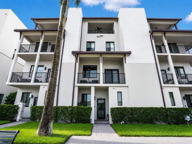  3 BR,  3.55 BTH &nbsp;Townhouse style home in Medley