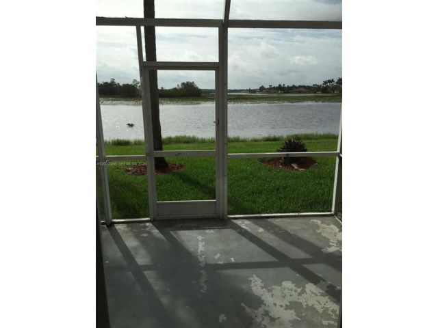 [PHOTO]