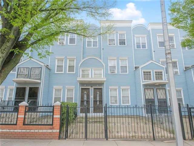  5 BR,  0.00 BTH &nbsp;Multi-family style home in Bedford Stuyvesant