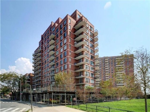 Studio,  1.00 BTH &nbsp;Condominium style home in Brighton Beach