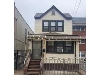  4 BR,  0.00 BTH &nbsp;Multi-family style home in East Flatbush