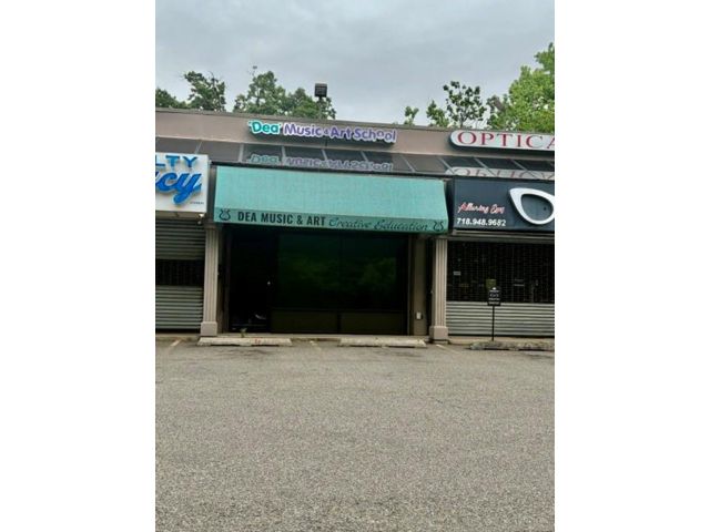 Studio,  0.00 BTH &nbsp;Store style home in Tottenville