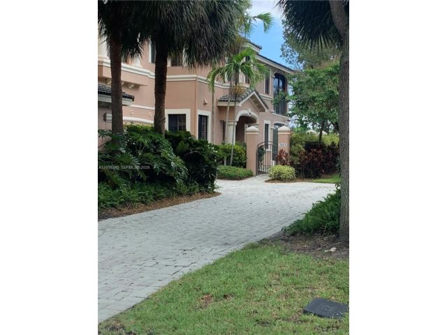  3 BR,  2.00 BTH &nbsp; style home in Davie