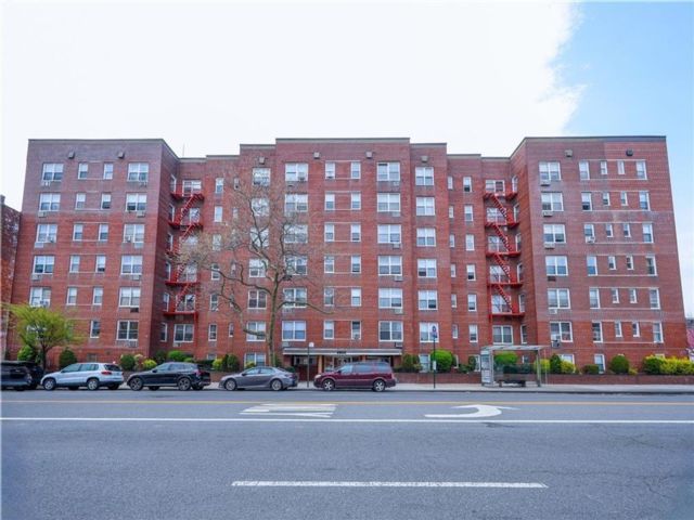  1 BR,  1.00 BTH &nbsp;Condominium style home in Sheepshead Bay