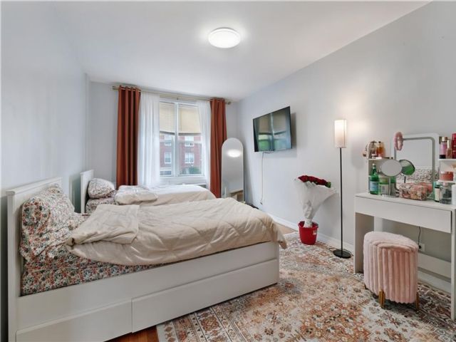  1 BR,  1.00 BTH &nbsp;Co-op style home in Sheepshead Bay