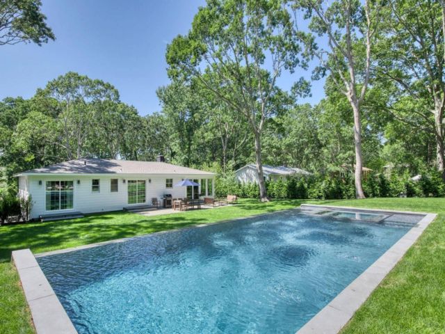  3 BR,  2.00 BTH &nbsp;Traditional style home in Sag Harbor