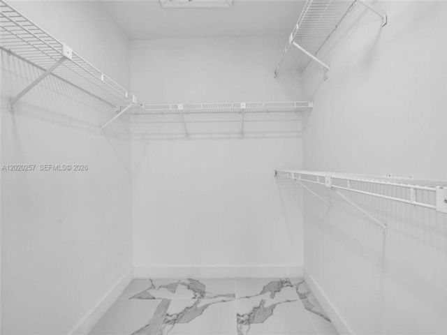 [PHOTO]
