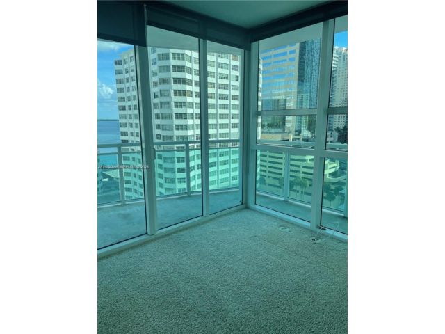  2 BR,  2.50 BTH &nbsp;Condo style home in Miami