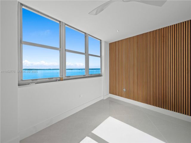  2 BR,  2.00 BTH &nbsp;Condo style home in Miami
