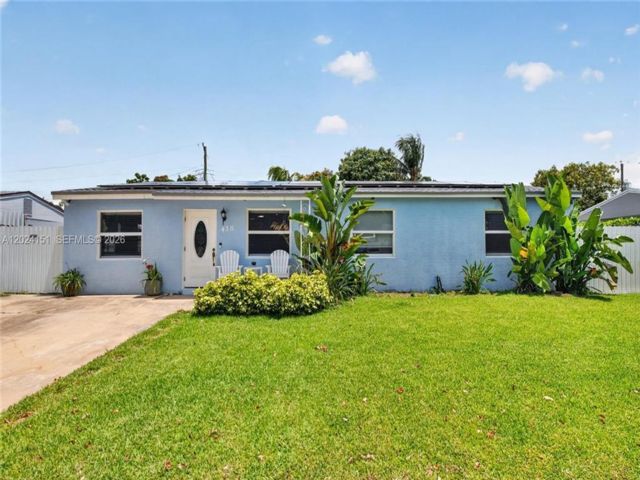  4 BR,  3.00 BTH &nbsp; style home in Davie