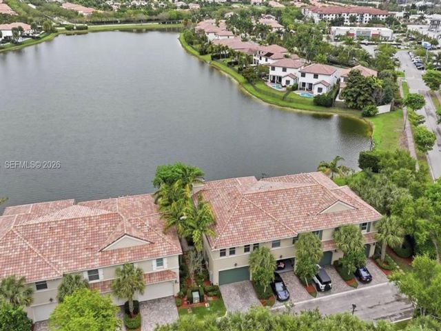 [PHOTO]