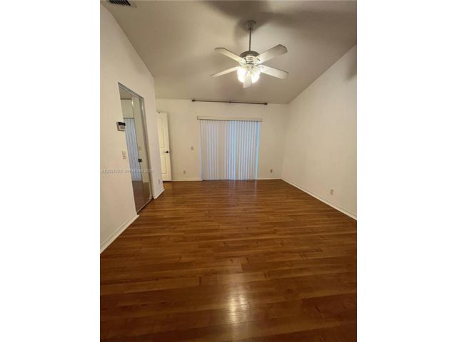 [PHOTO]