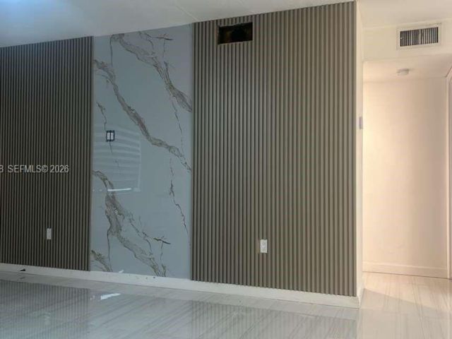 2 BR,  2.00 BTH &nbsp; style home in Miami