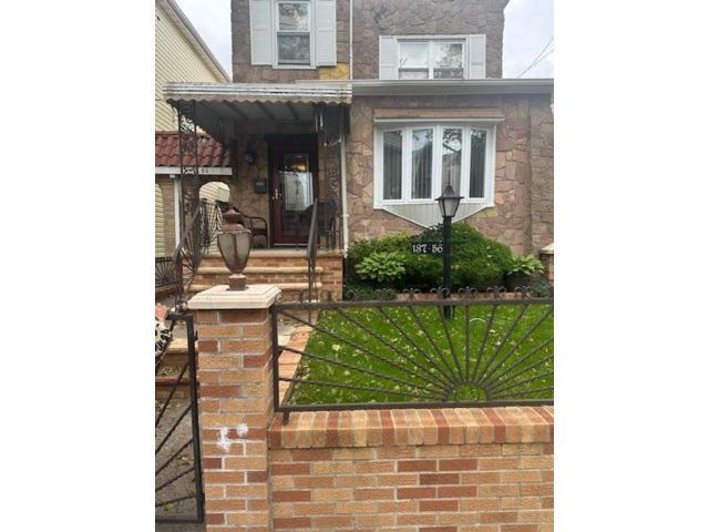 3 BR,  1.50 BTH &nbsp;Single family style home in Rosedale