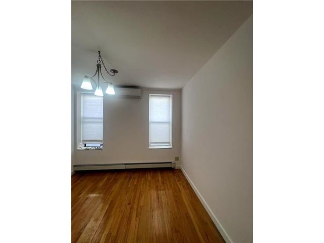  2 BR,  1.00 BTH &nbsp;Multi-family style home in Dyker Heights