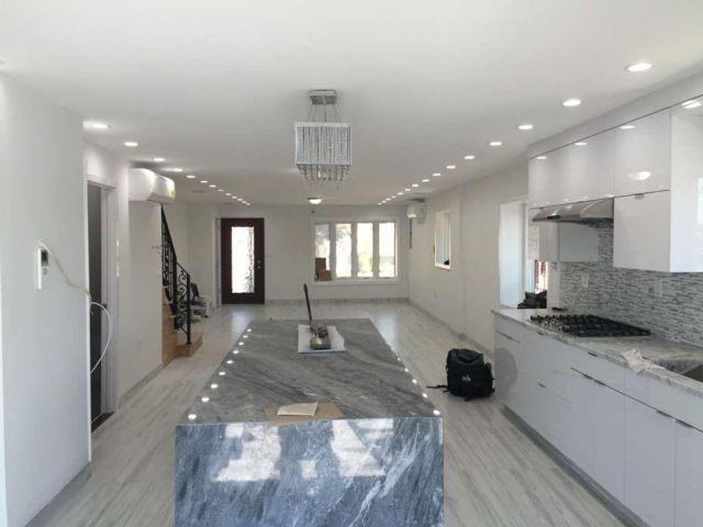 3 BR,  3.00 BTH &nbsp;Multi-family style home in Mill Basin