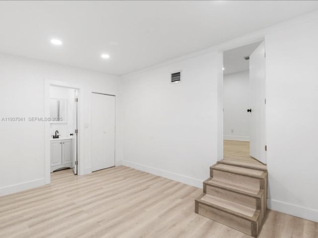  4 BR,  3.00 BTH &nbsp; style home in Miami