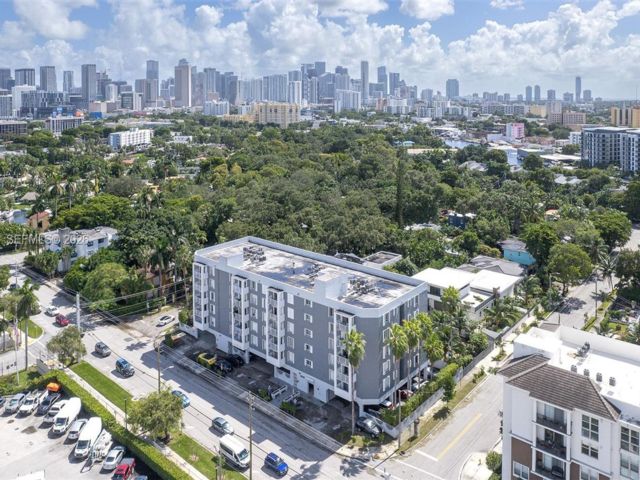  2 BR,  2.00 BTH &nbsp; style home in Miami