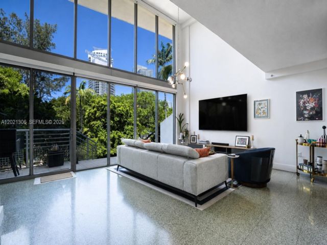  3 BR,  3.00 BTH &nbsp; style home in Carl Fisher