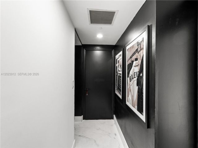 [PHOTO]