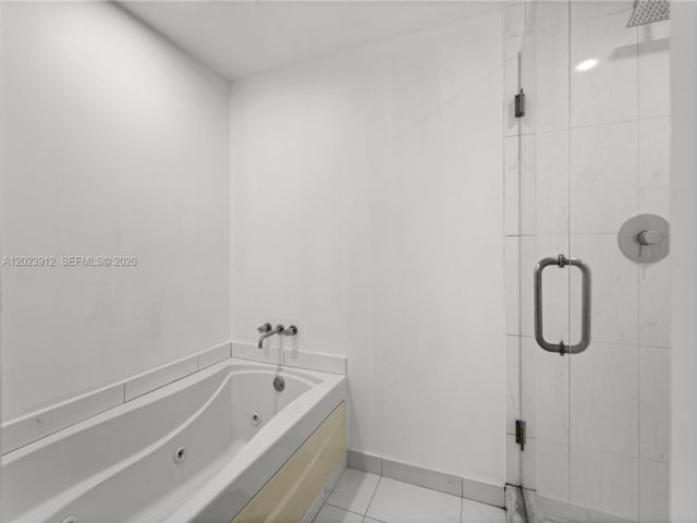 [PHOTO]