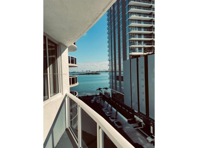  2 BR,  2.00 BTH &nbsp; style home in Miami
